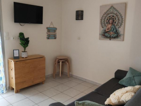 Appartement Rénové et Équipé pour 2 au Cap d'Agde avec Jardin, à 5 min de la Plage - FR-1-801-2